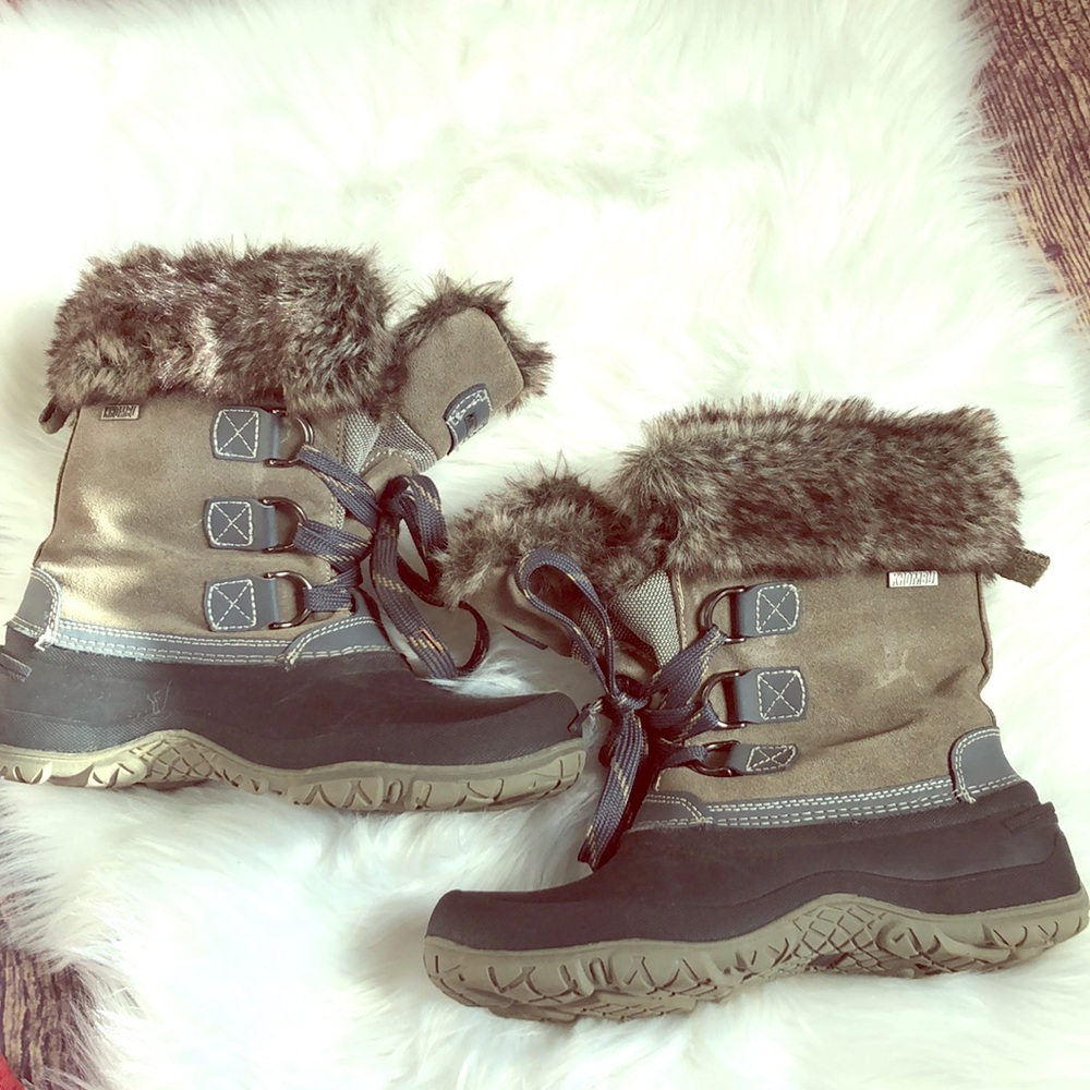 Women’s Khombu snow mid calf winter boots sz 8M